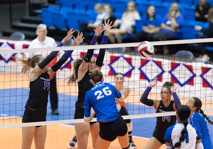 Fayetteville-Conway Volleyball Final__00056